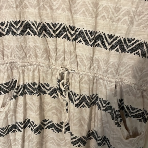 Patterned Dress - Picture 2 of 4